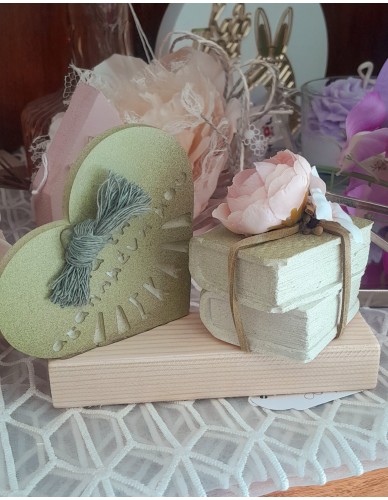 ΚΑΡΔΟΥΛΑ ΓΙΑ ΤΗΝ ΑΓΑΠΗΜΕΝΗ ΜΟΥ ΔΑΣΚΑΛΑ  ,ΣΕ ΠΡΑΣΙΝΟ