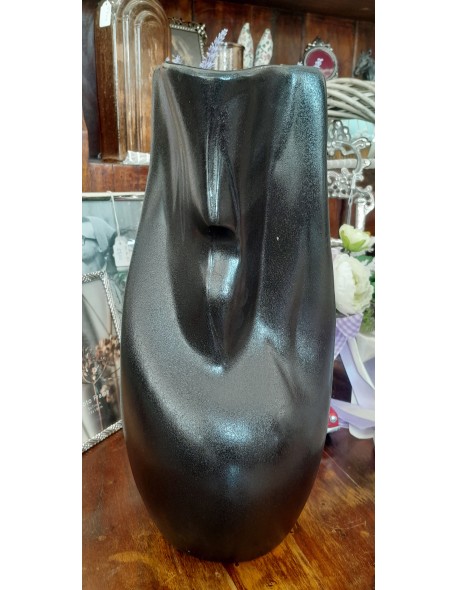 ΒΑΖΟ ΣΕ ΧΡΩΜΑ ΜΑΥΡΟ